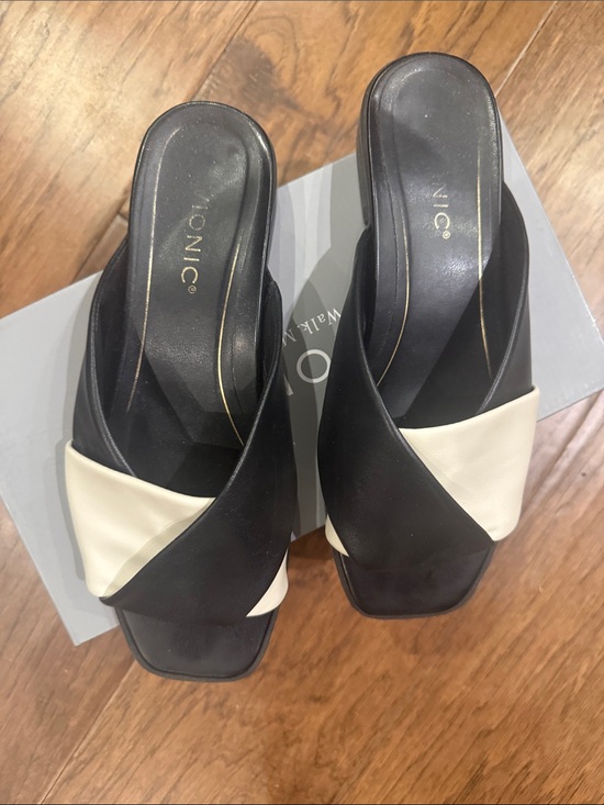 Vionic Shoes - Vionic Black and Cream Crossover Slide Mules